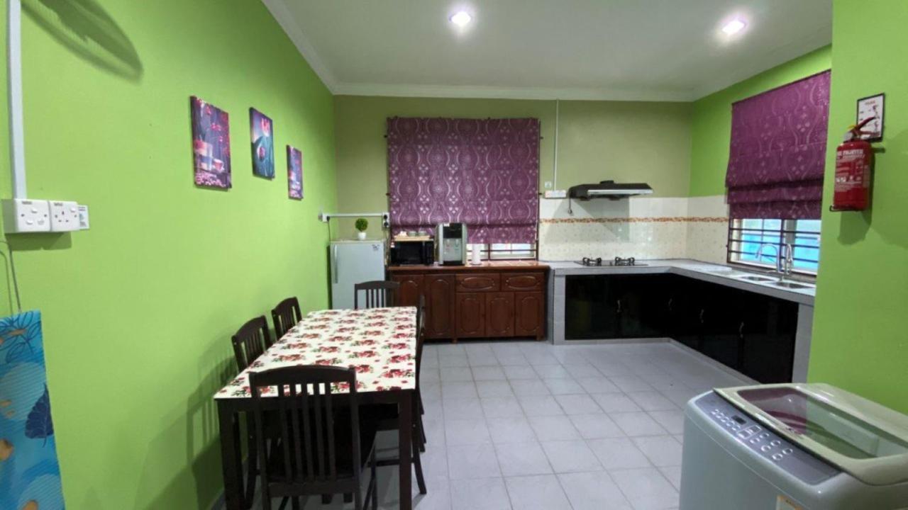 Seri Idaman Guest House Pasir Mas Kültér fotó